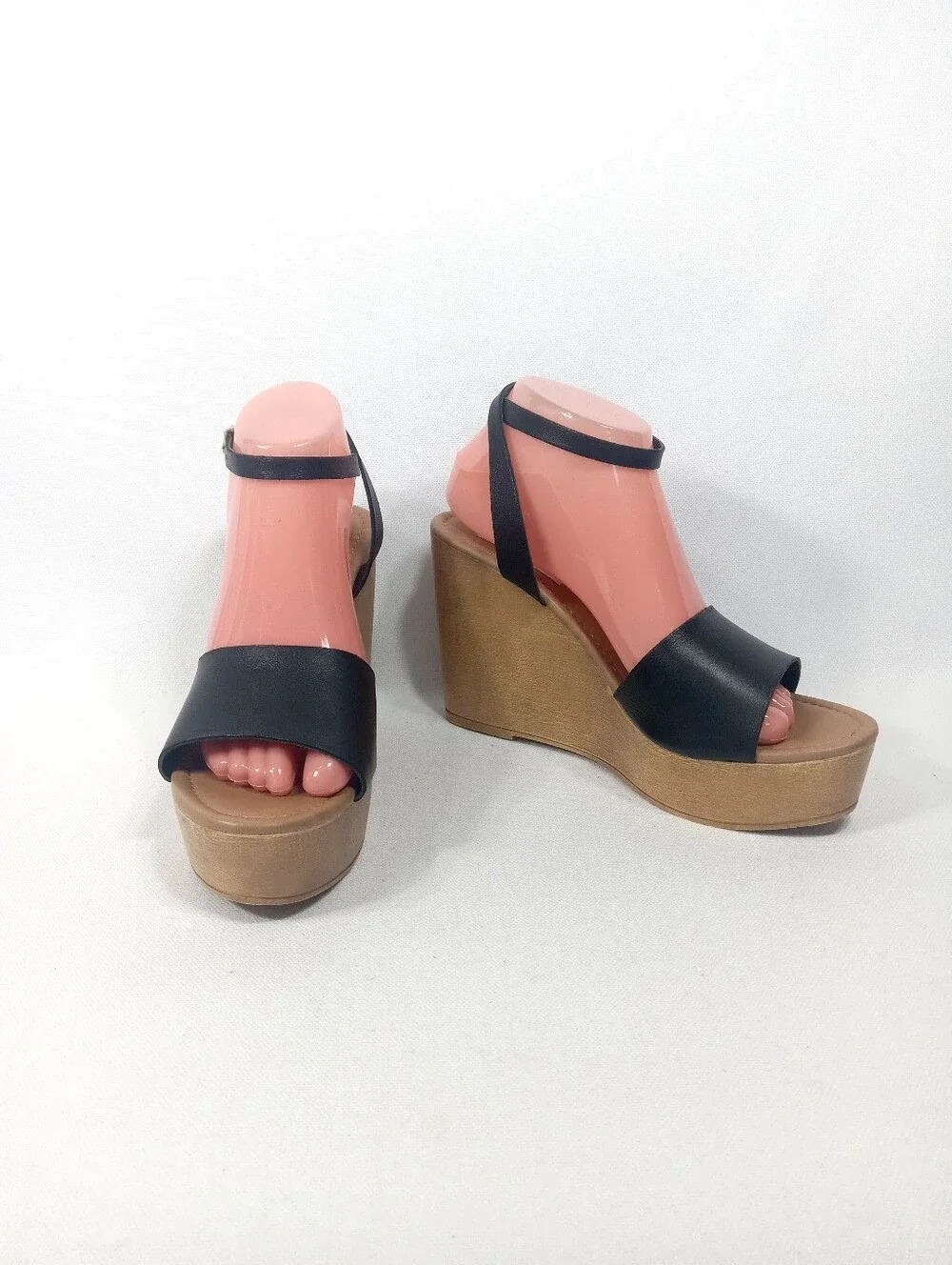 STEVE MADDEN Black Wedge Platform Sandals with Ankle Strap Women's Size 8.5